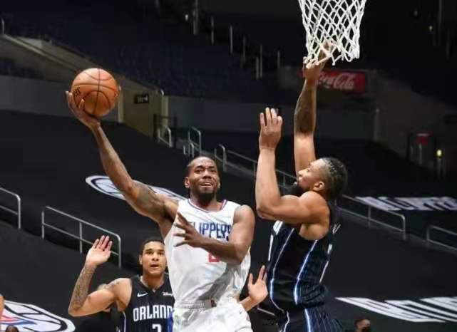  保罗老将风范太阳关键战击败快船抢席位  