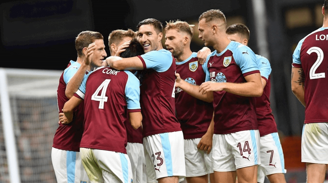  伯恩利老帅运筹帷幄，战术调整助球队客场擒下西汉姆联  