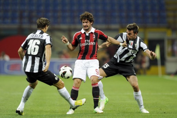  AC米兰锋线复苏，红黑军团终结连败重燃争冠希望